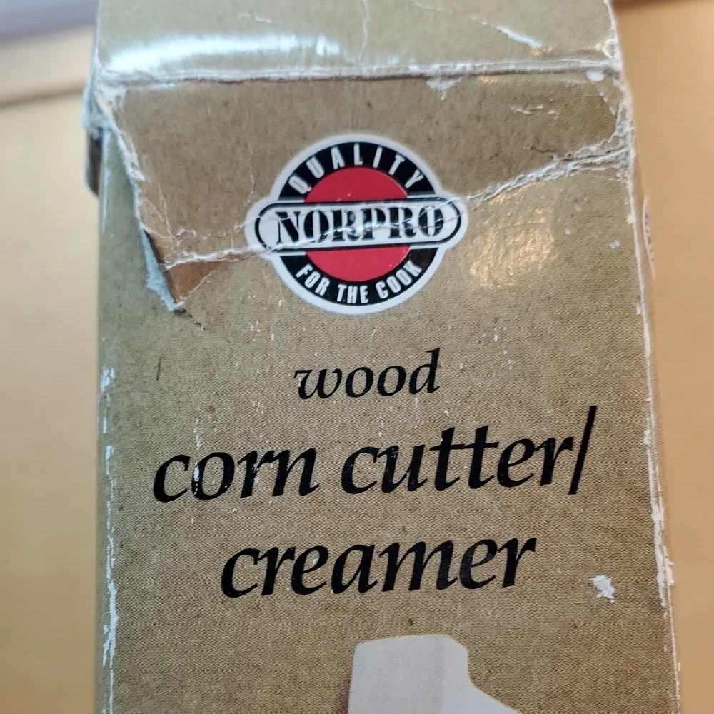 Norpro Wood Corn Cutter and Creamer  NWT